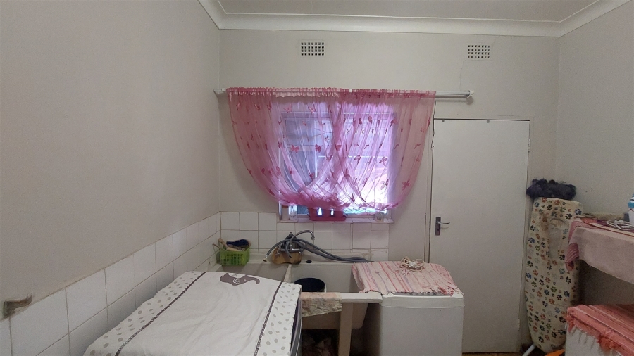 5 Bedroom Property for Sale in Protea Park North West